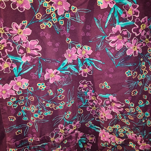 Scrub Top - Picture 4 of 4